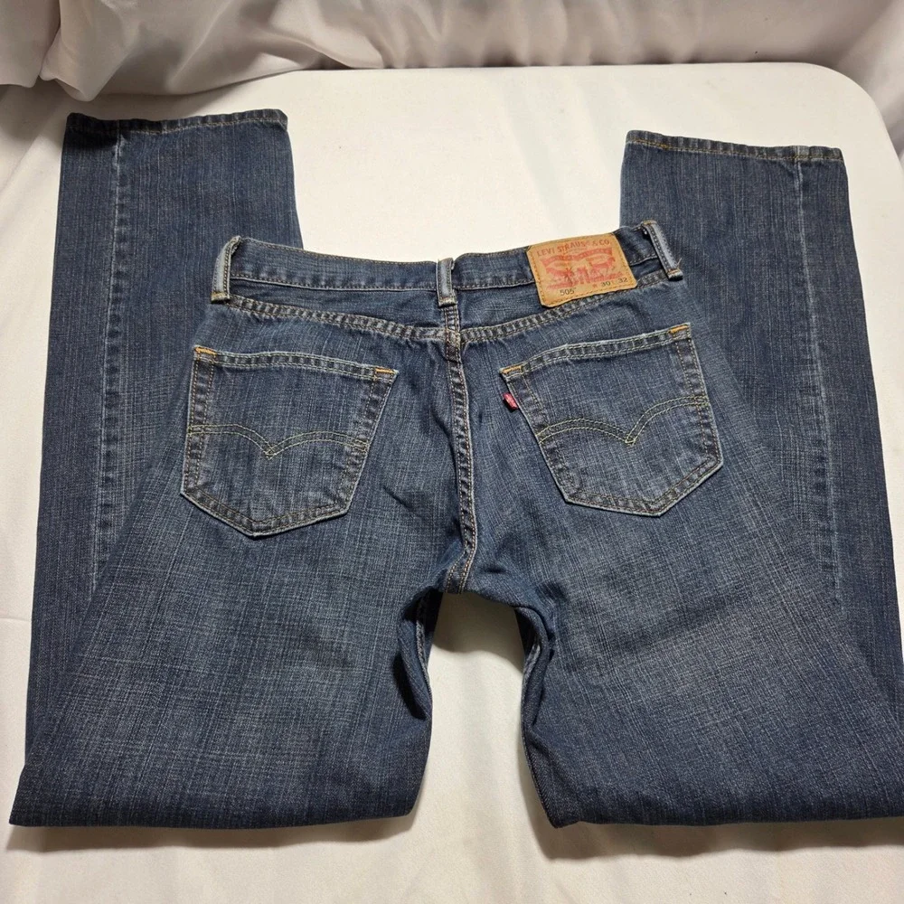 Levis 505 Regular Fit Jeans Mens 30x32‎ Medium Wash Blue Straight Leg Denim